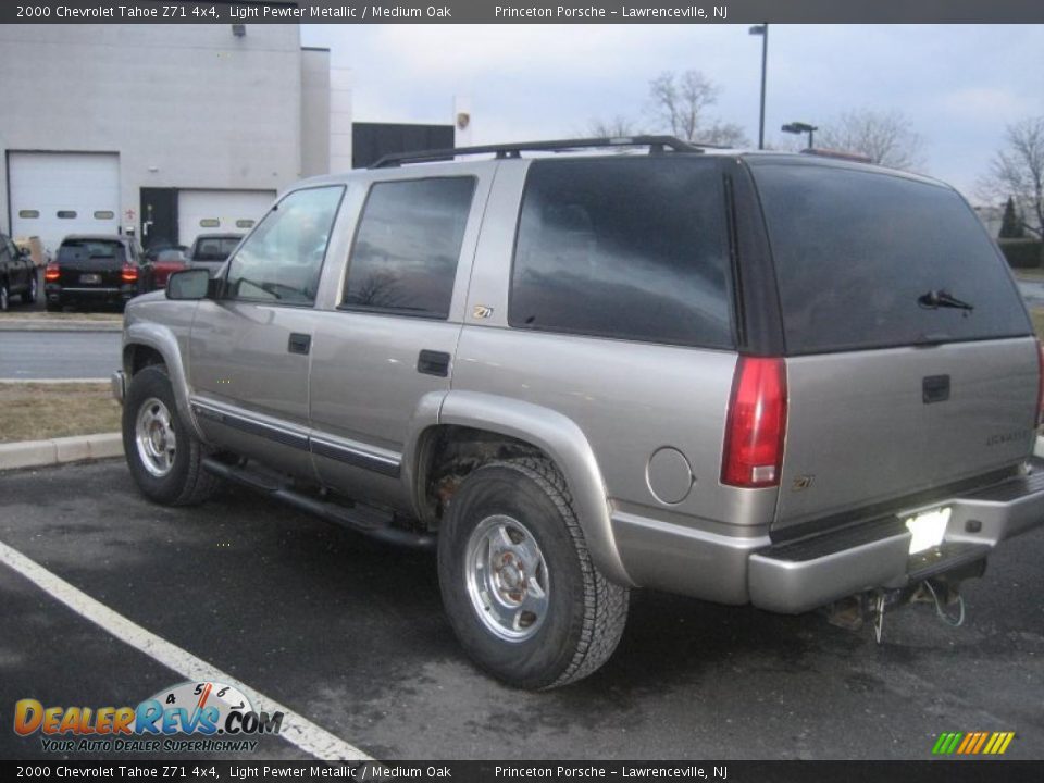 2000 Chevrolet Tahoe Z71 4x4 Light Pewter Metallic / Medium Oak Photo #3