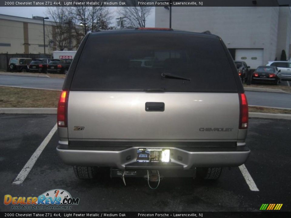 2000 Chevrolet Tahoe Z71 4x4 Light Pewter Metallic / Medium Oak Photo #4