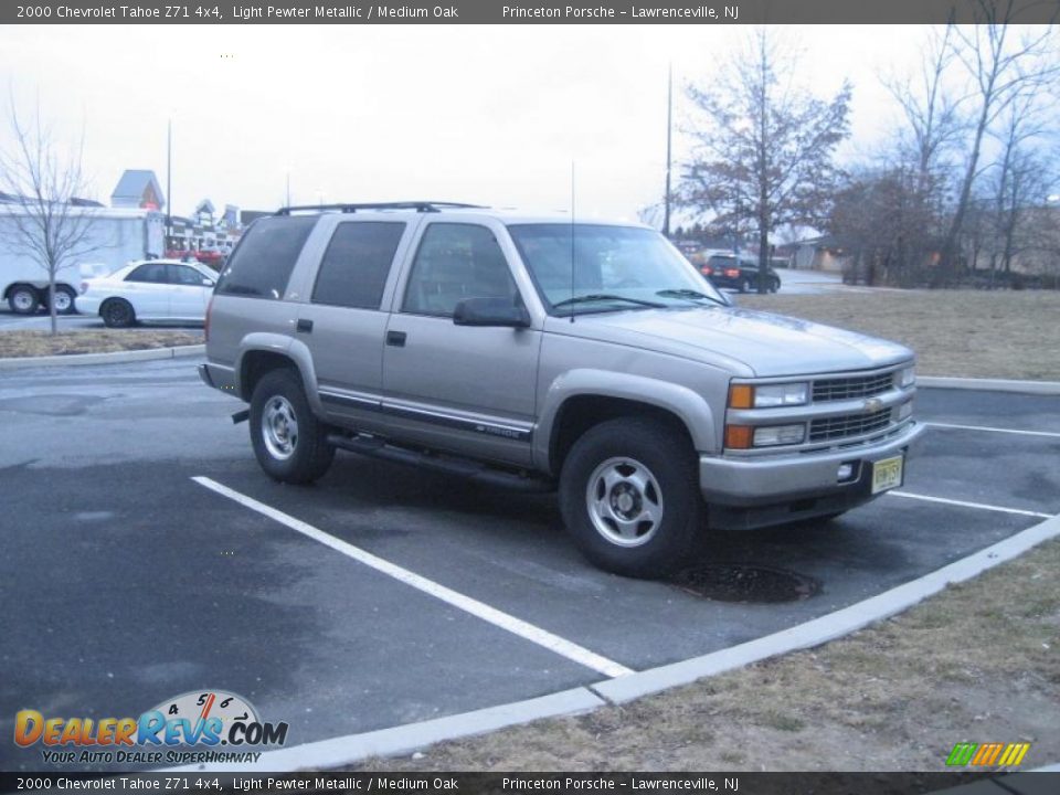 2000 Chevrolet Tahoe Z71 4x4 Light Pewter Metallic / Medium Oak Photo #7