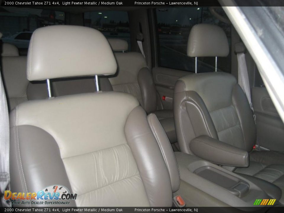 2000 Chevrolet Tahoe Z71 4x4 Light Pewter Metallic / Medium Oak Photo #25