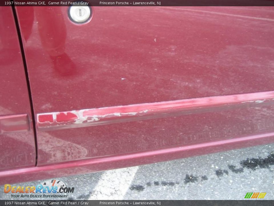 1997 Nissan Altima GXE Garnet Red Pearl / Gray Photo #11