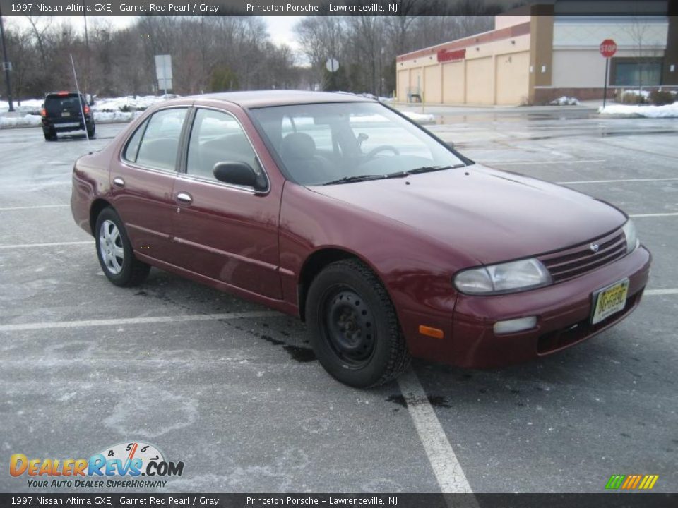 1997 Nissan Altima GXE Garnet Red Pearl / Gray Photo #12
