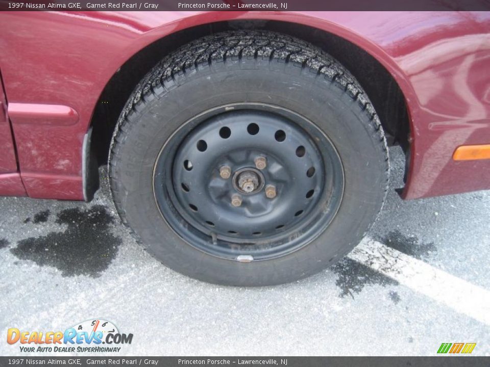 1997 Nissan Altima GXE Garnet Red Pearl / Gray Photo #20