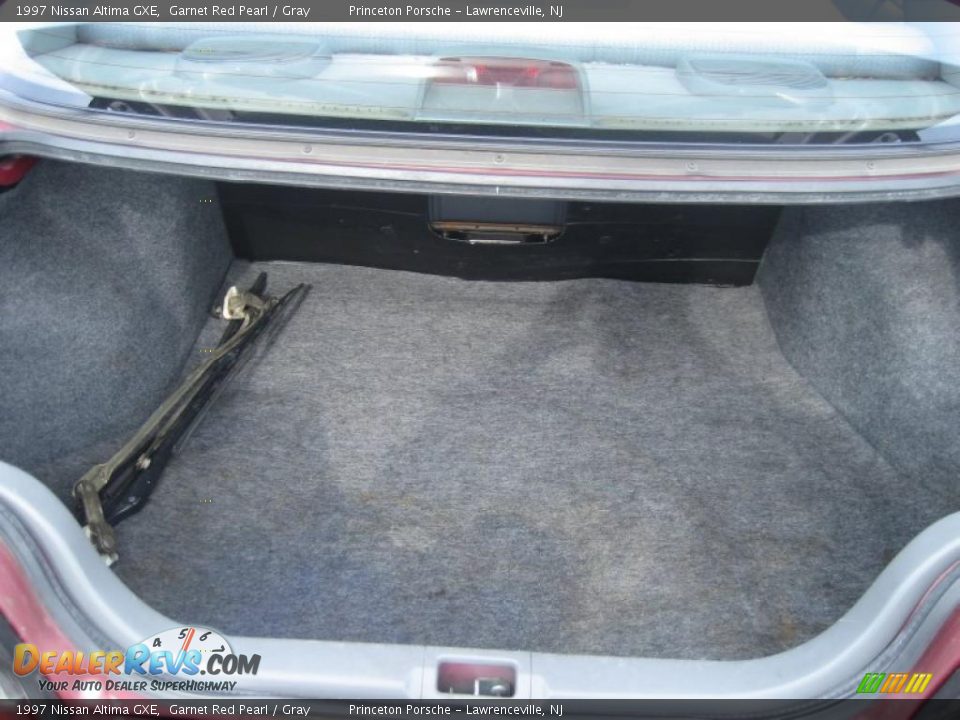 1997 Nissan Altima GXE Garnet Red Pearl / Gray Photo #27