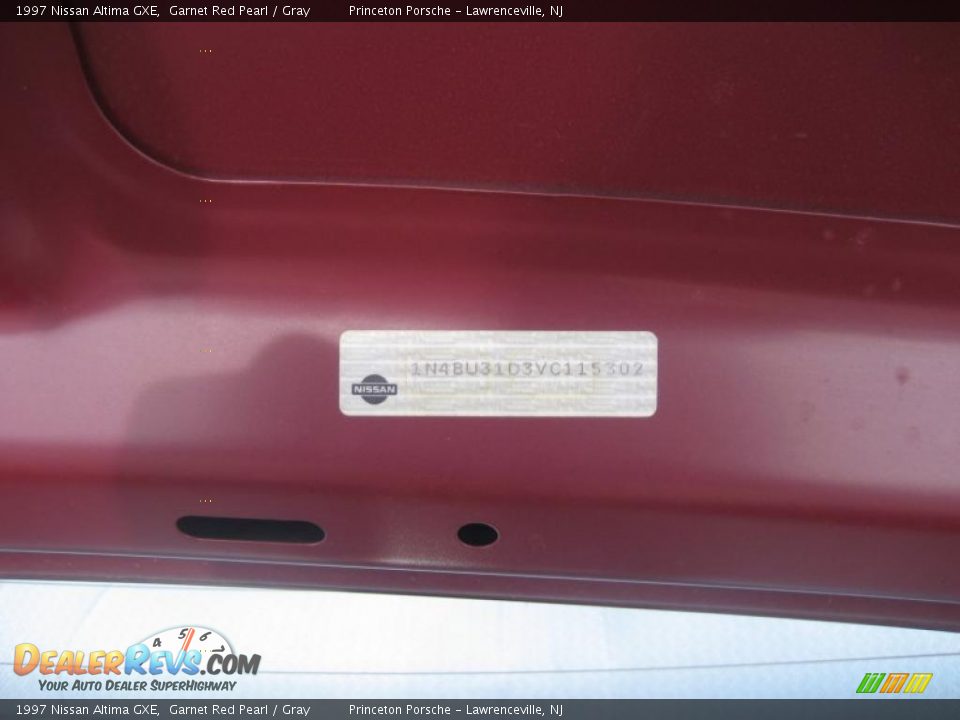1997 Nissan Altima GXE Garnet Red Pearl / Gray Photo #29
