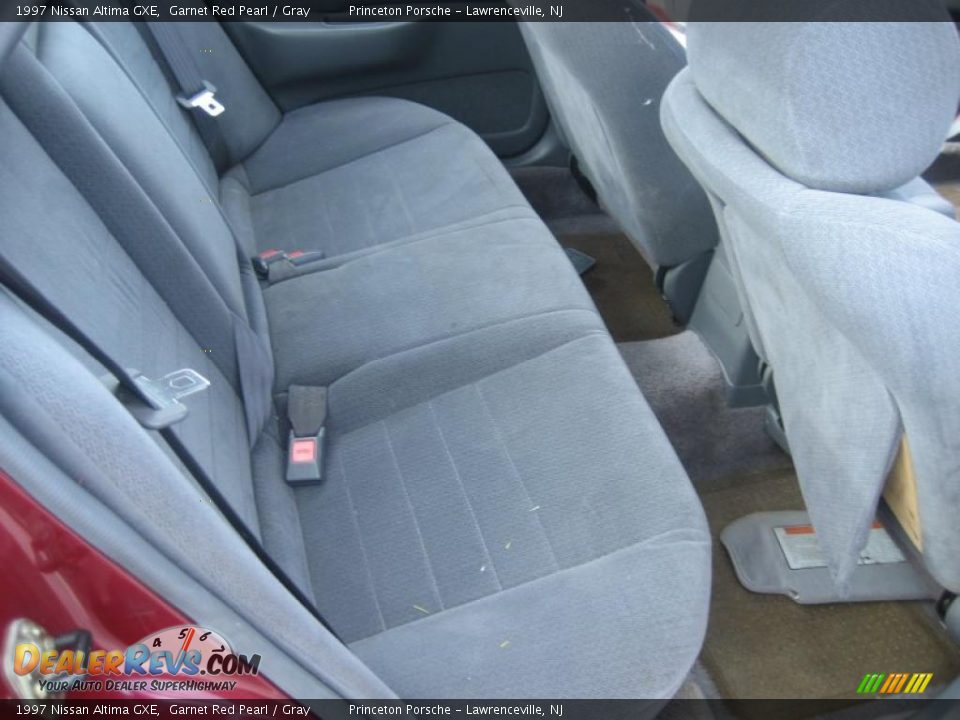 1997 Nissan Altima GXE Garnet Red Pearl / Gray Photo #31