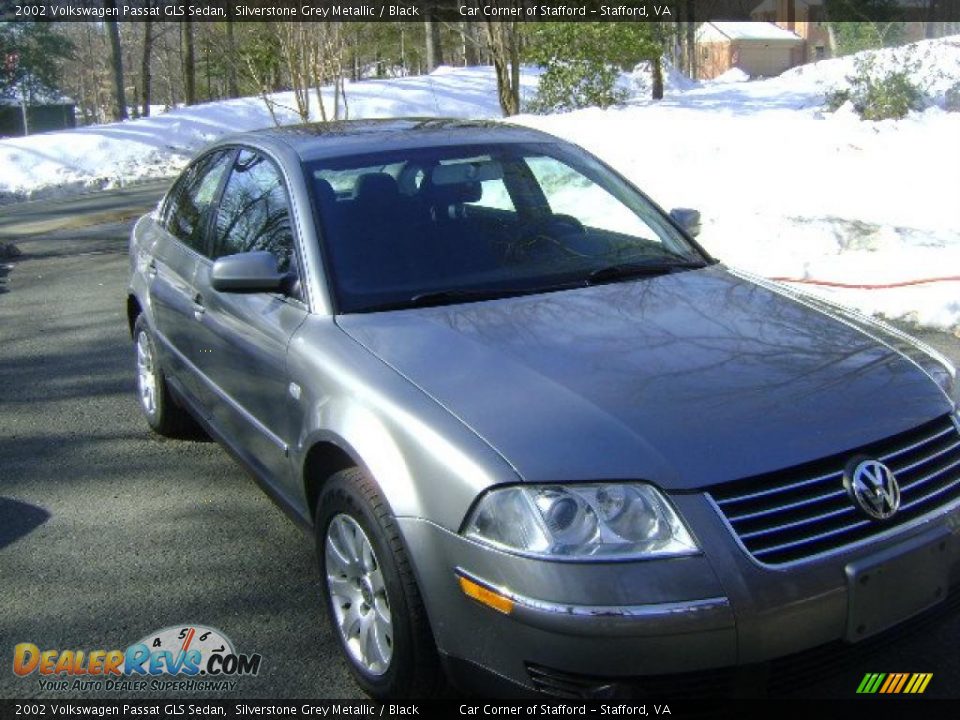 2002 Volkswagen Passat GLS Sedan Silverstone Grey Metallic / Black Photo #2