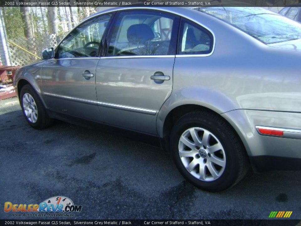 2002 Volkswagen Passat GLS Sedan Silverstone Grey Metallic / Black Photo #4