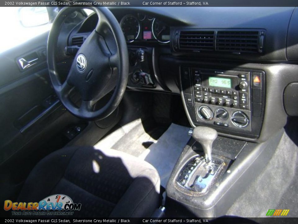 2002 Volkswagen Passat GLS Sedan Silverstone Grey Metallic / Black Photo #20