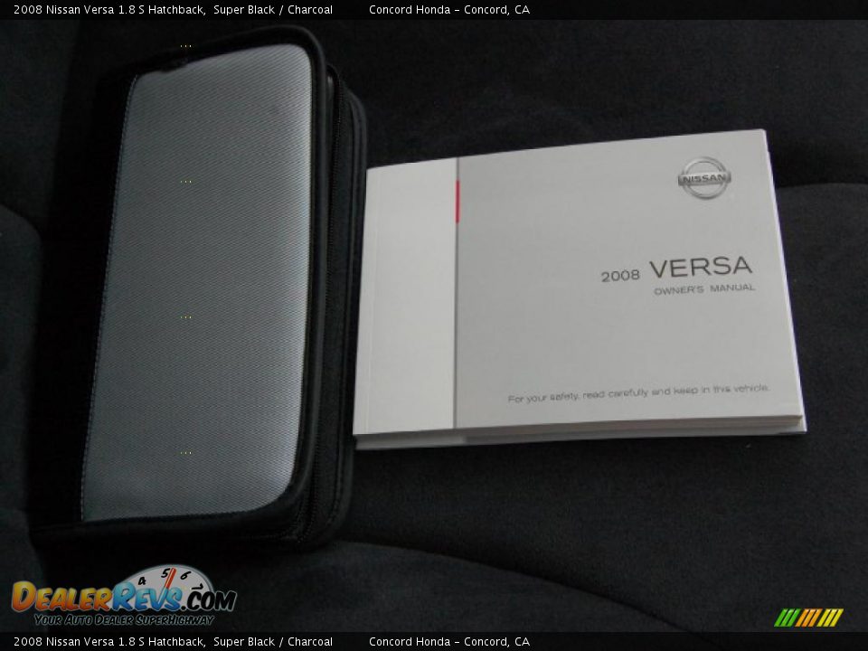 2008 Nissan Versa 1.8 S Hatchback Super Black / Charcoal Photo #25