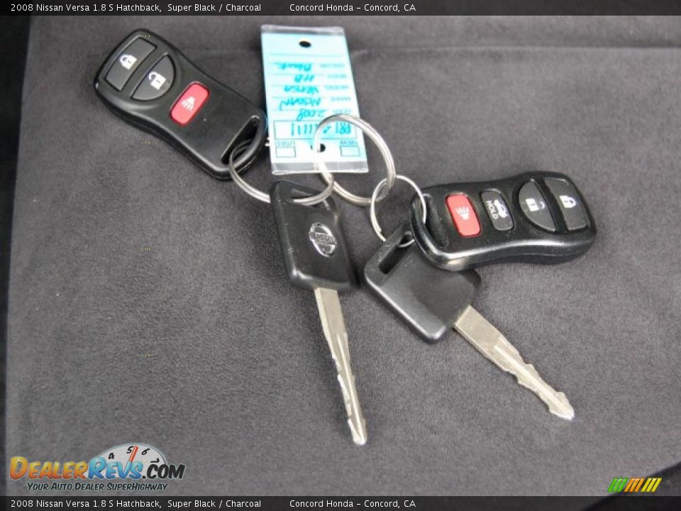 2008 Nissan Versa 1.8 S Hatchback Super Black / Charcoal Photo #28