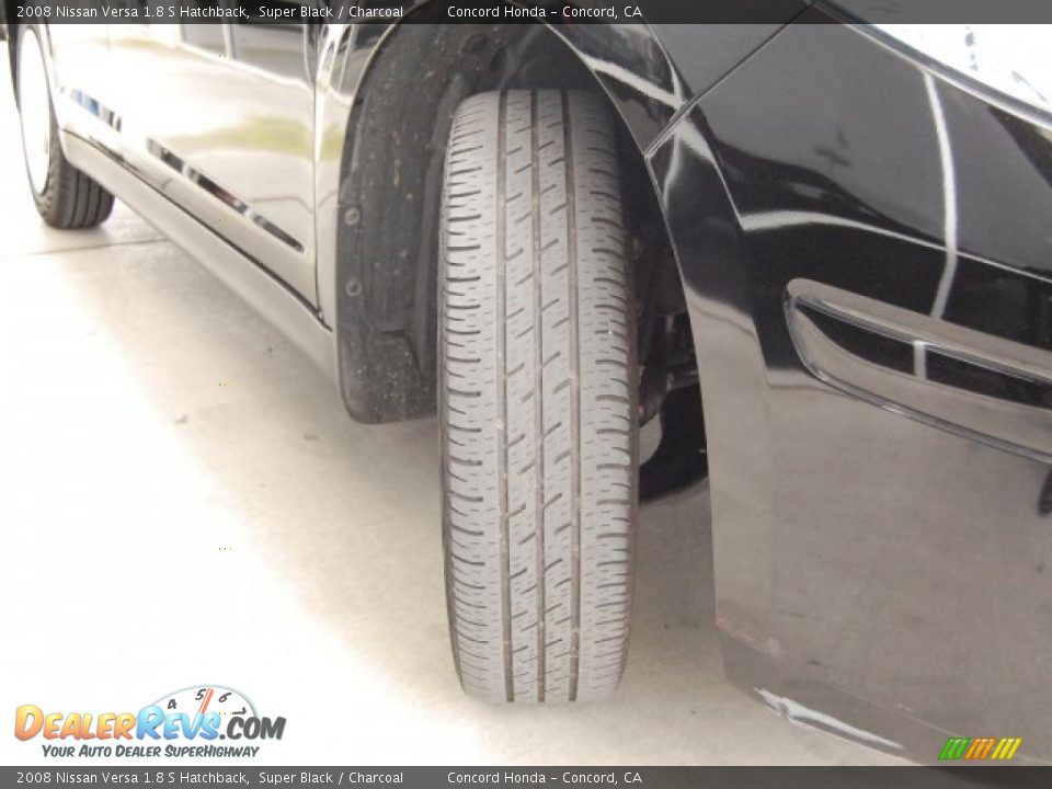 2008 Nissan Versa 1.8 S Hatchback Super Black / Charcoal Photo #29