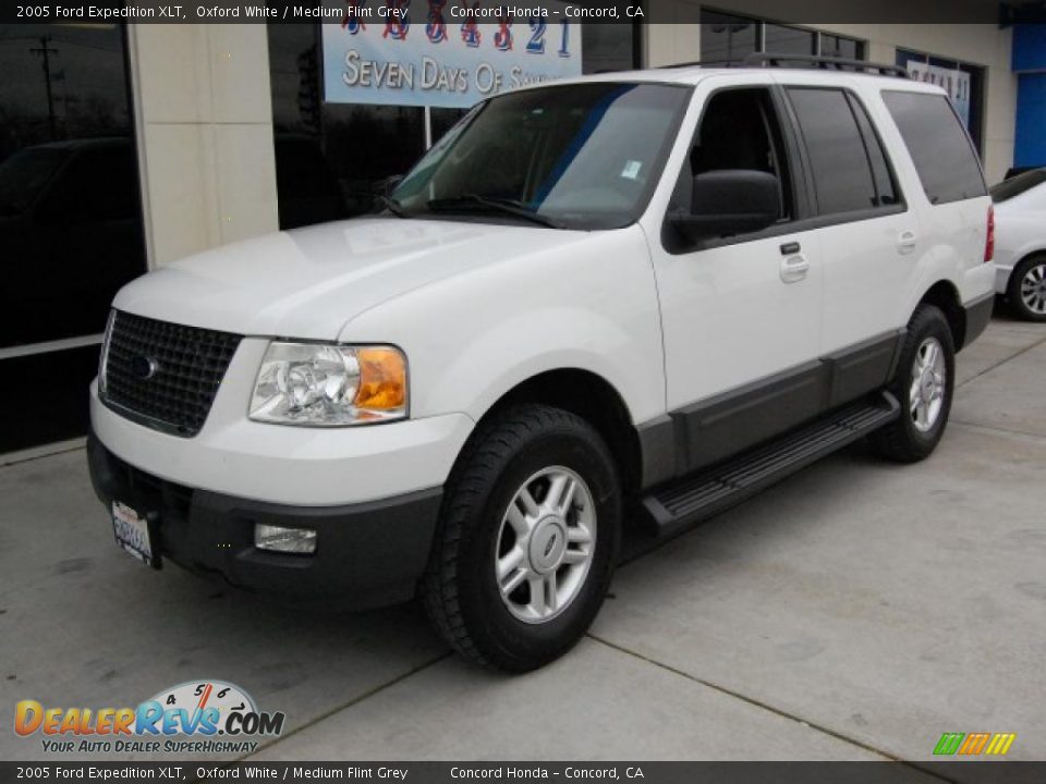 2005 Ford Expedition XLT Oxford White / Medium Flint Grey Photo #7