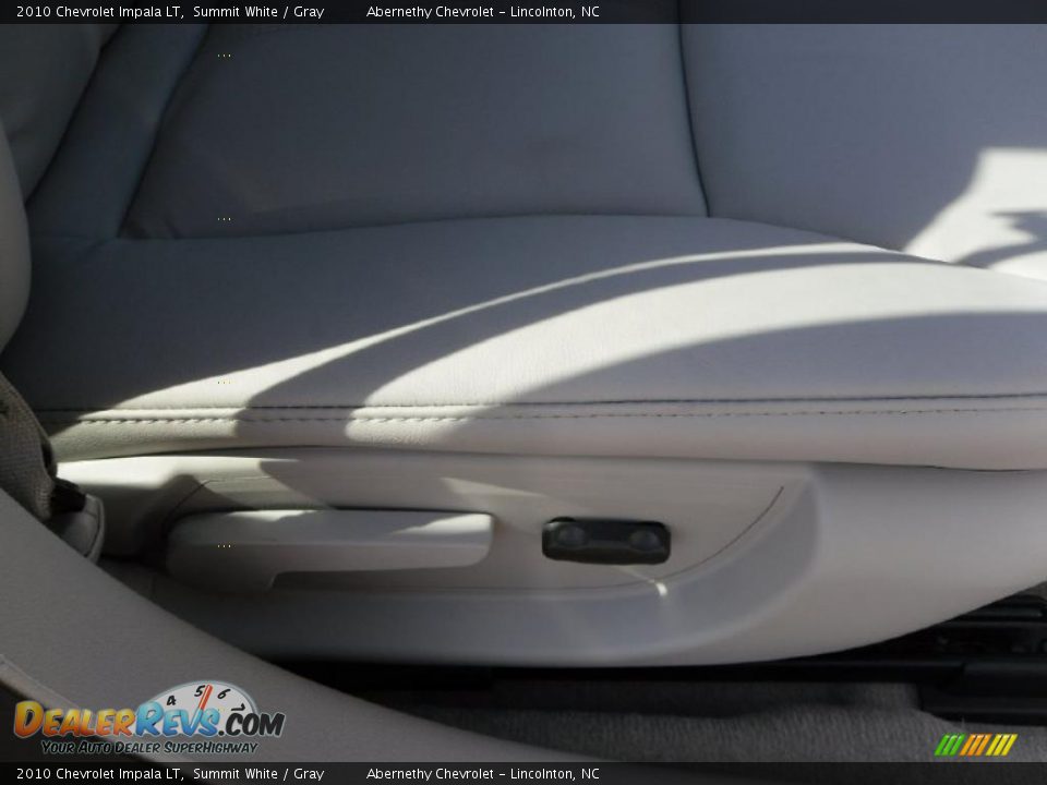 2010 Chevrolet Impala LT Summit White / Gray Photo #18