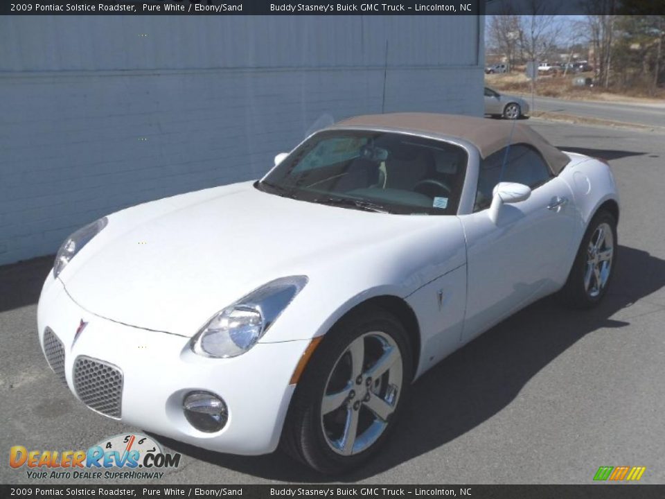 2009 Pontiac Solstice Roadster Pure White / Ebony/Sand Photo #2