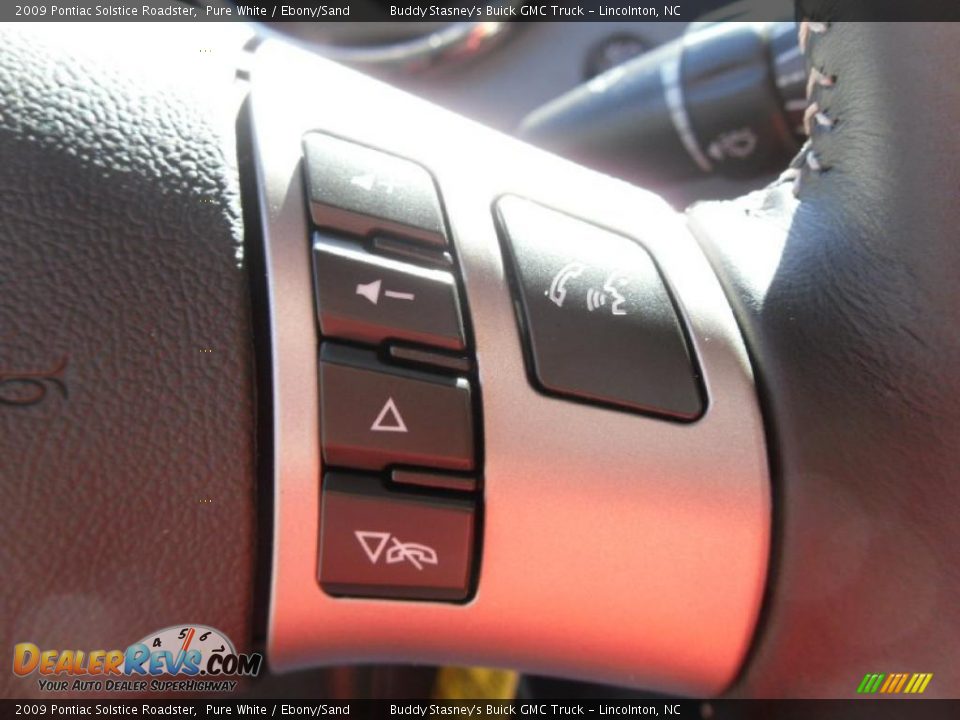 2009 Pontiac Solstice Roadster Pure White / Ebony/Sand Photo #14