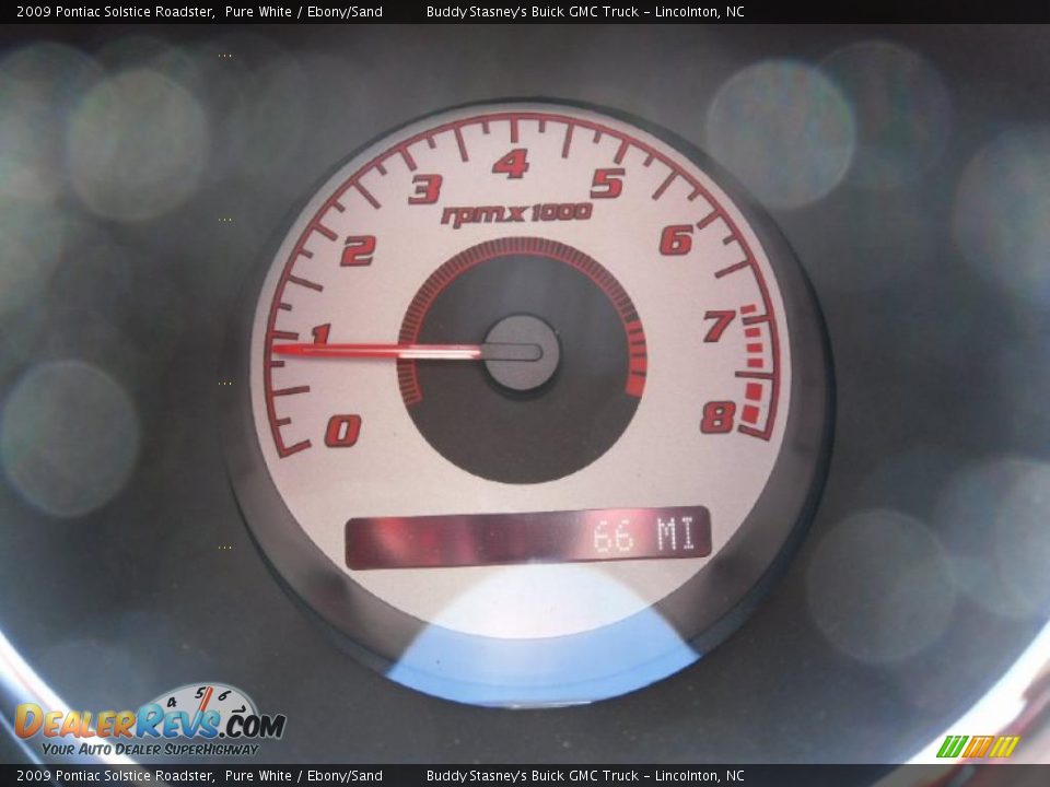 2009 Pontiac Solstice Roadster Pure White / Ebony/Sand Photo #15