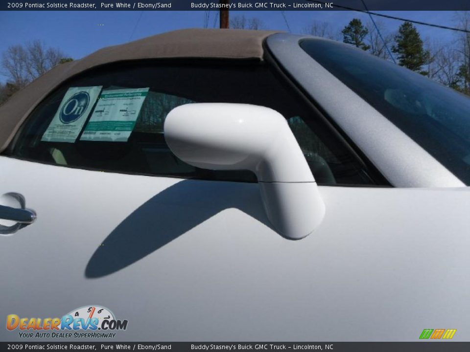 2009 Pontiac Solstice Roadster Pure White / Ebony/Sand Photo #21