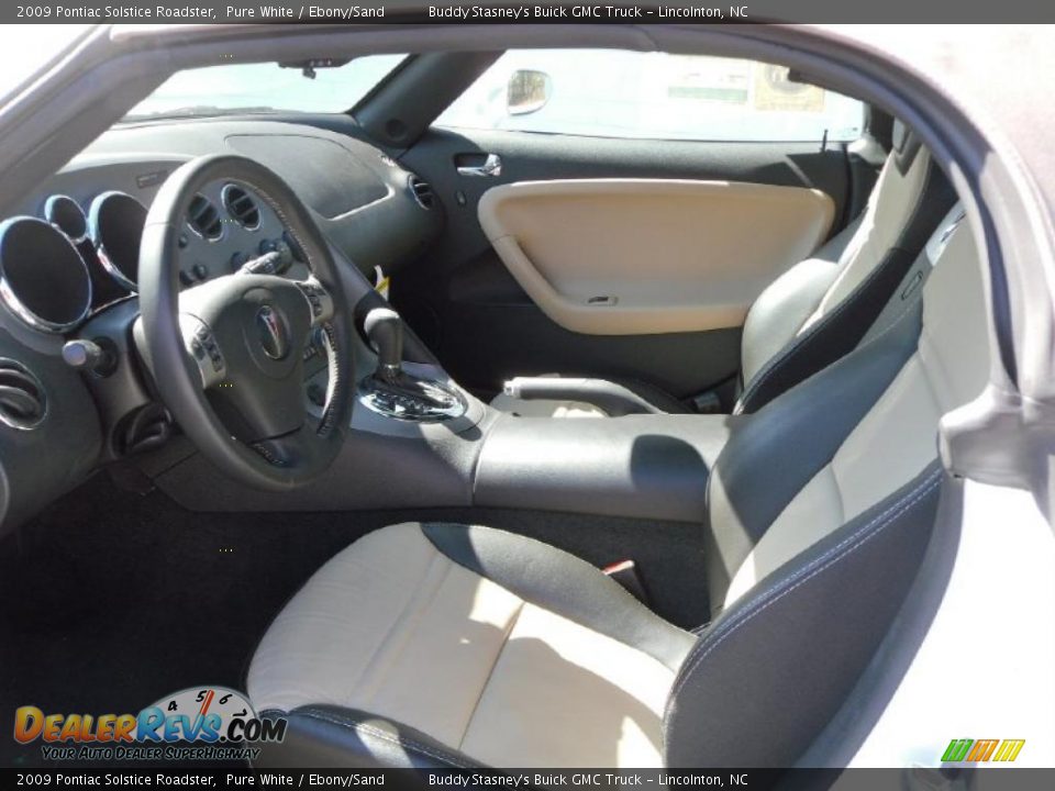 2009 Pontiac Solstice Roadster Pure White / Ebony/Sand Photo #27