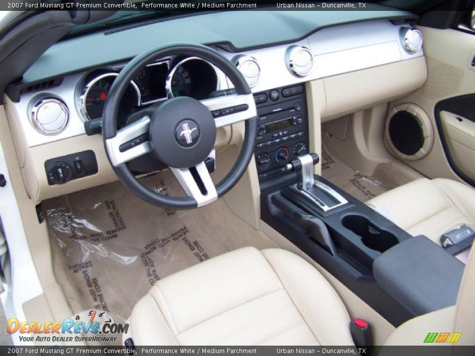 2007 Ford Mustang GT Premium Convertible Performance White / Medium Parchment Photo #10