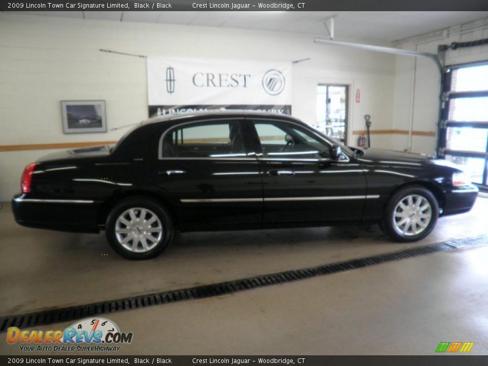 2009 Lincoln Town Car Signature Limited Black / Black Photo #2