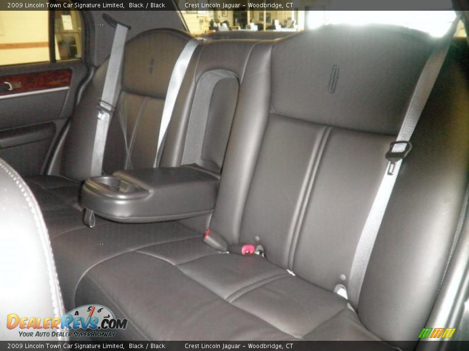 2009 Lincoln Town Car Signature Limited Black / Black Photo #6