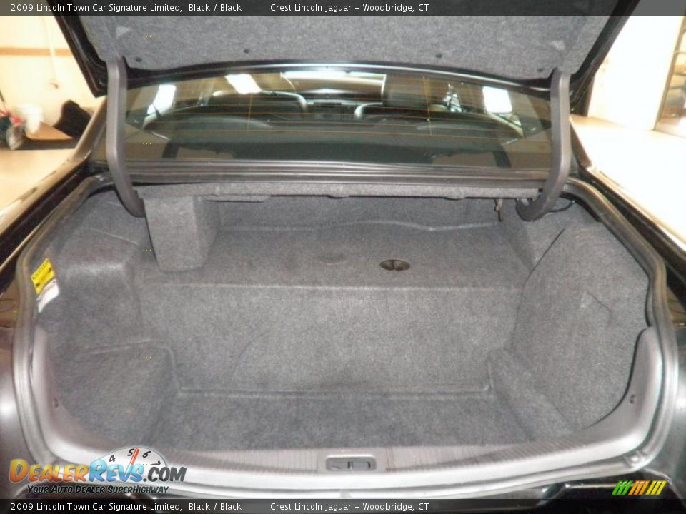 2009 Lincoln Town Car Signature Limited Black / Black Photo #7