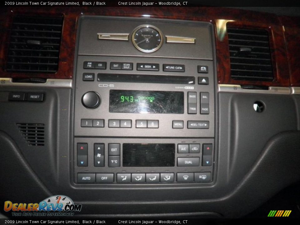 2009 Lincoln Town Car Signature Limited Black / Black Photo #11