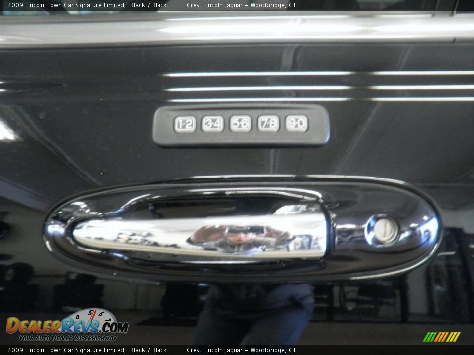 2009 Lincoln Town Car Signature Limited Black / Black Photo #12