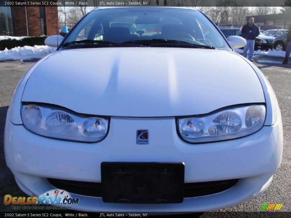 2002 Saturn S Series SC2 Coupe White / Black Photo #2