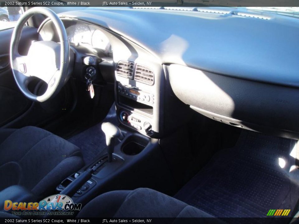 2002 Saturn S Series SC2 Coupe White / Black Photo #12