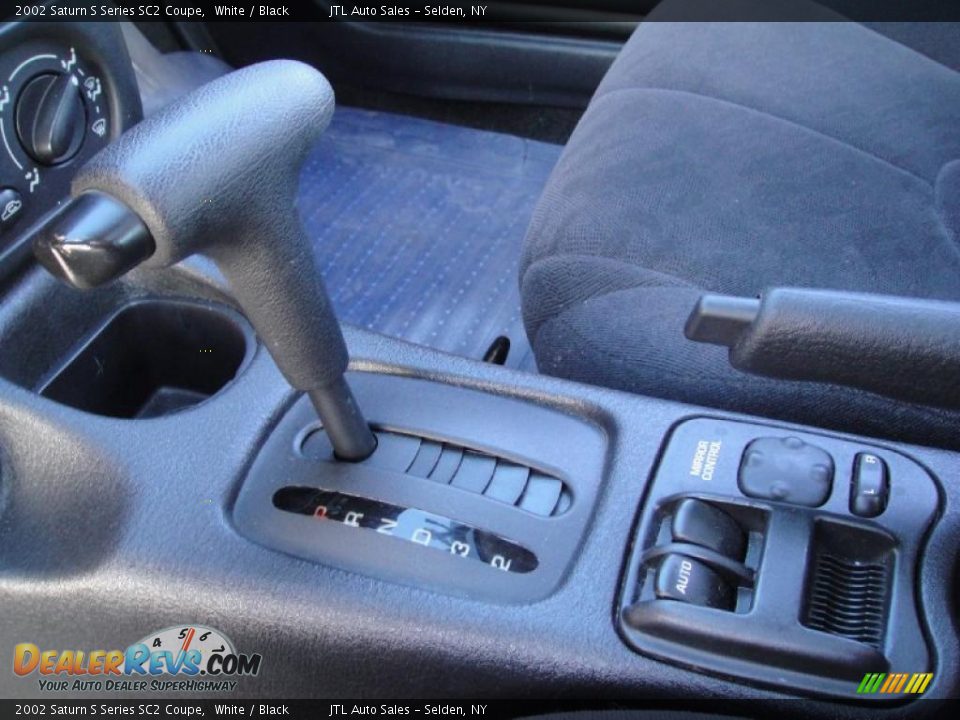 2002 Saturn S Series SC2 Coupe White / Black Photo #13