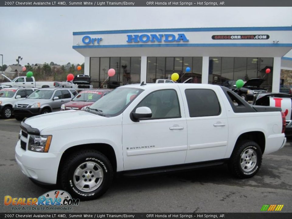 2007 Chevrolet Avalanche LT 4WD Summit White / Light Titanium/Ebony Photo #1