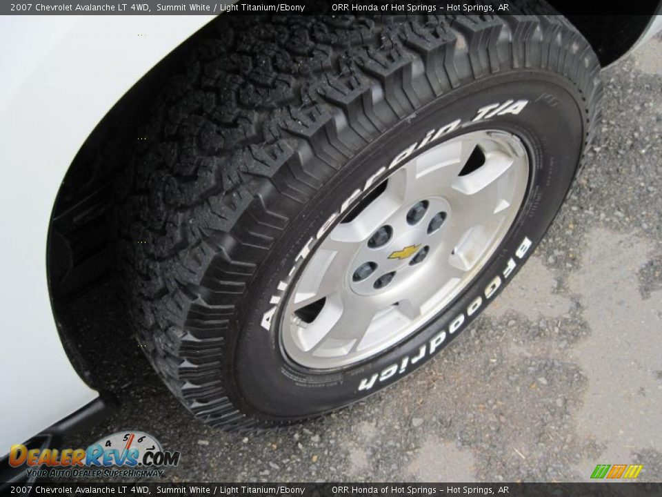 2007 Chevrolet Avalanche LT 4WD Summit White / Light Titanium/Ebony Photo #10