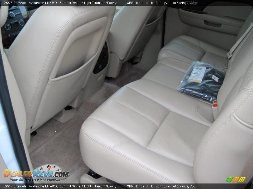 2007 Chevrolet Avalanche LT 4WD Summit White / Light Titanium/Ebony Photo #14