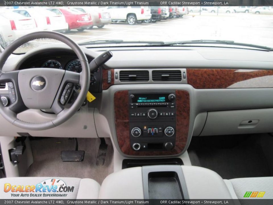 2007 Chevrolet Avalanche LTZ 4WD Graystone Metallic / Dark Titanium/Light Titanium Photo #11