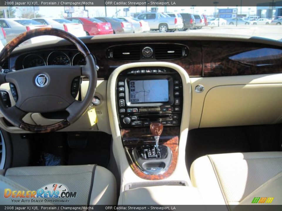2008 Jaguar XJ XJ8 Porcelain / Champagne/Mocha Photo #11