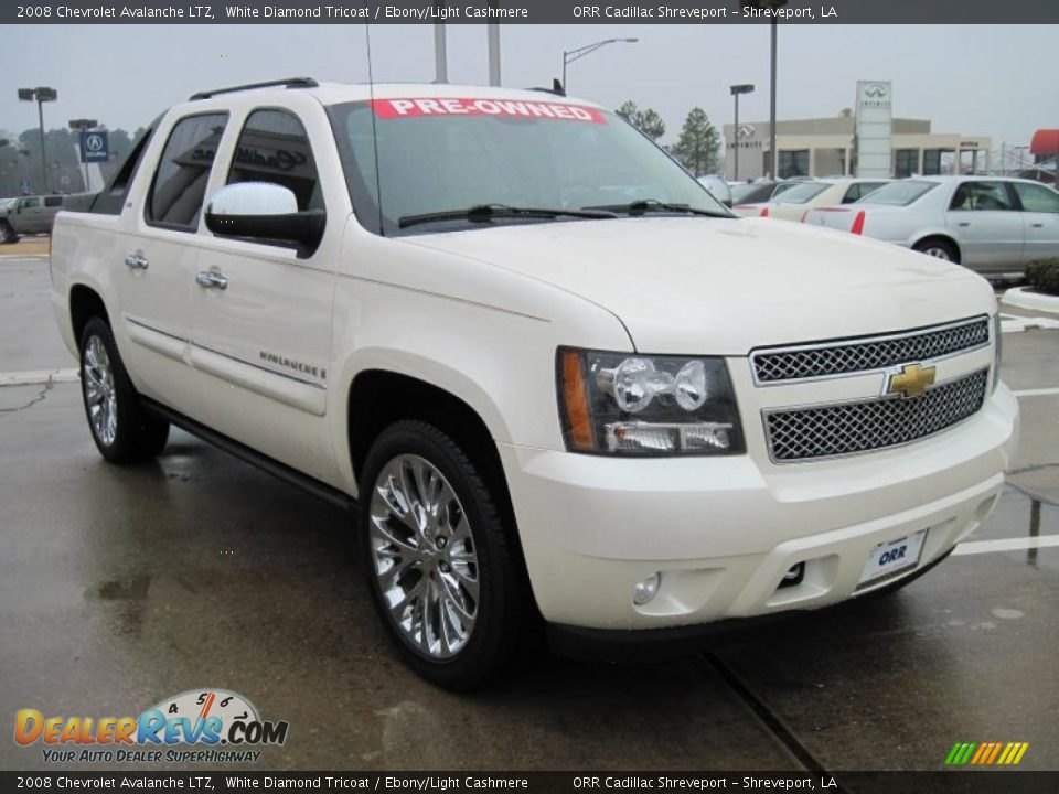 2008 Chevrolet Avalanche LTZ White Diamond Tricoat / Ebony/Light Cashmere Photo #2