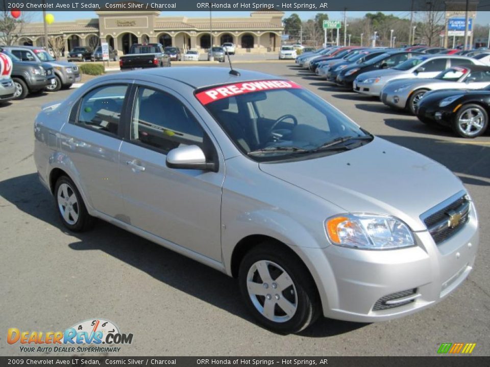2009 Chevrolet Aveo LT Sedan Cosmic Silver / Charcoal Photo #7