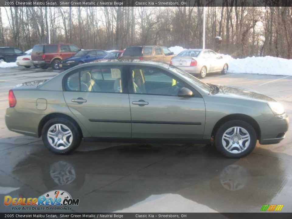 2005 Chevrolet Malibu Sedan Silver Green Metallic / Neutral Beige Photo #4