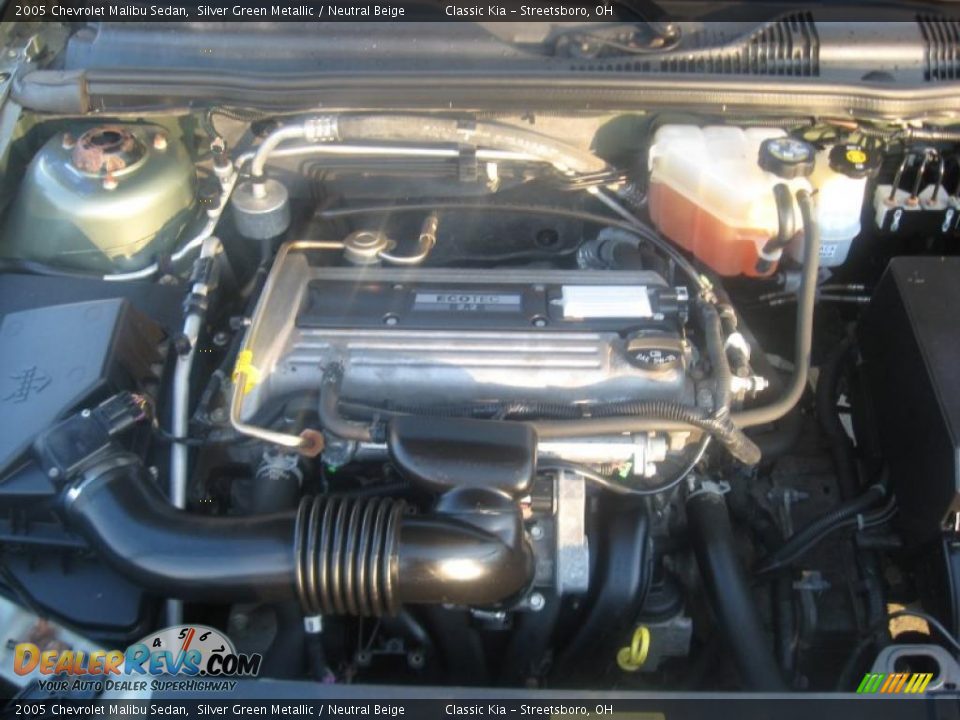 2005 Chevrolet Malibu Sedan Silver Green Metallic / Neutral Beige Photo #11