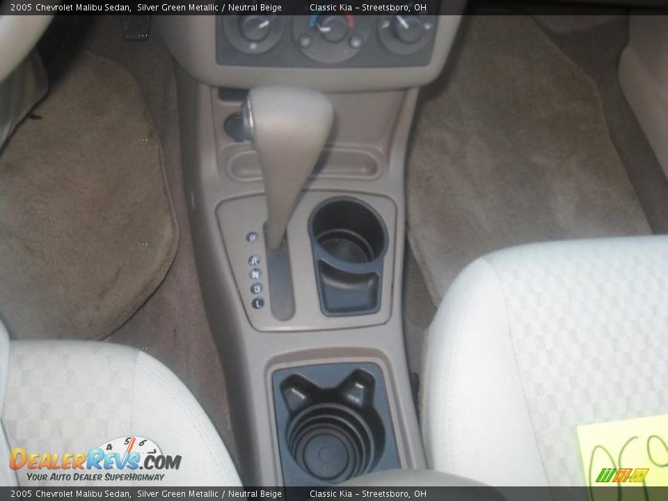 2005 Chevrolet Malibu Sedan Silver Green Metallic / Neutral Beige Photo #18