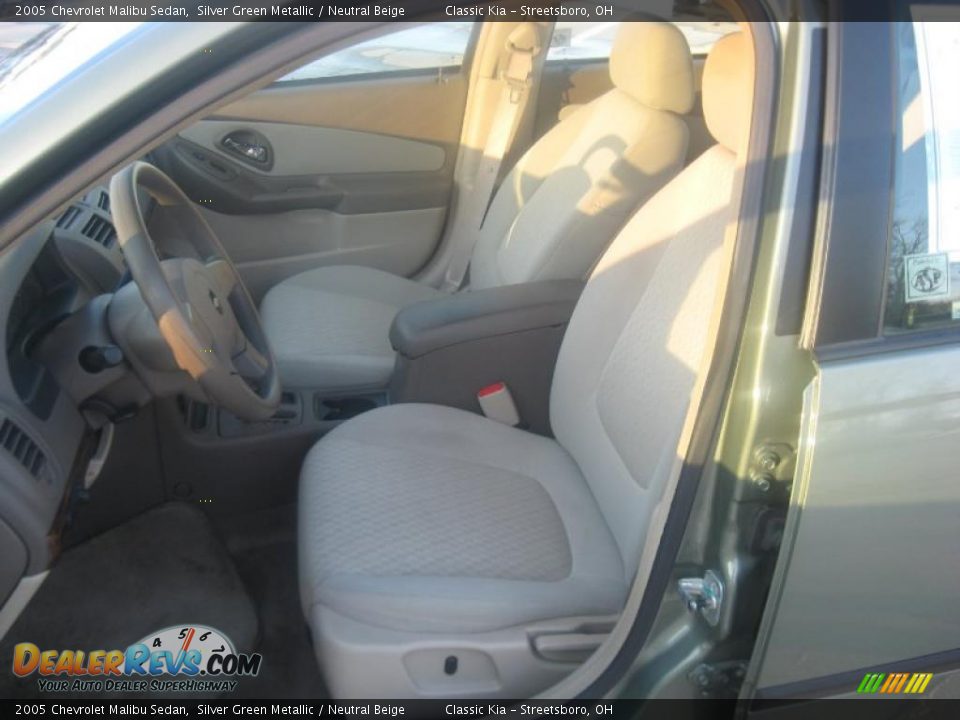 2005 Chevrolet Malibu Sedan Silver Green Metallic / Neutral Beige Photo #21