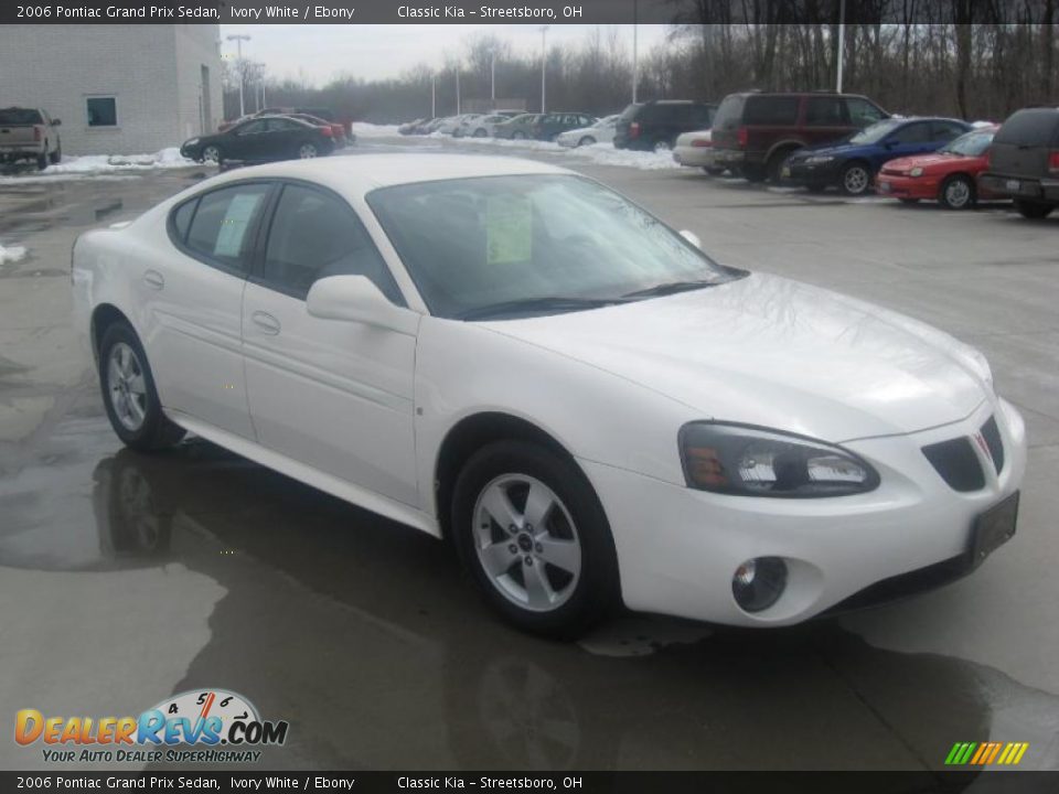 2006 Pontiac Grand Prix Sedan Ivory White / Ebony Photo #2