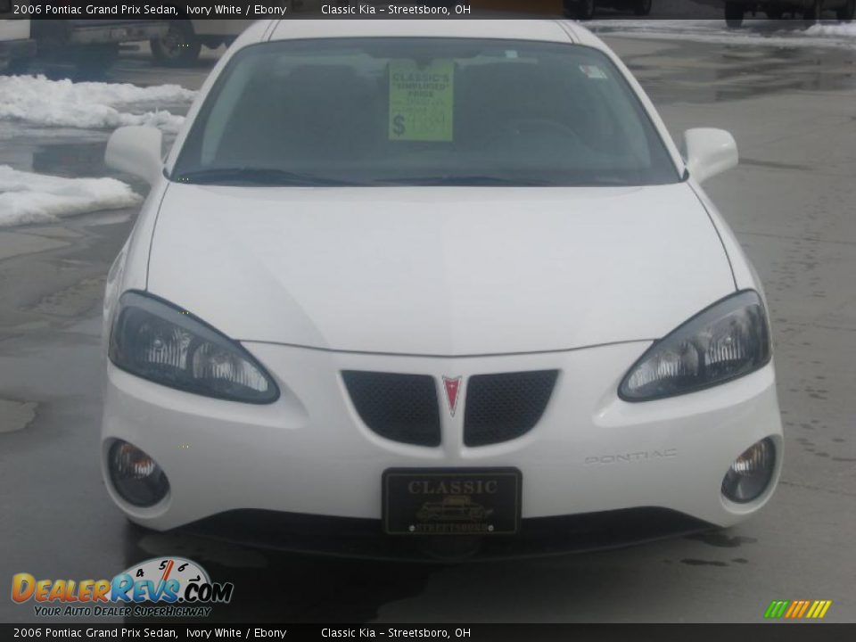 2006 Pontiac Grand Prix Sedan Ivory White / Ebony Photo #3