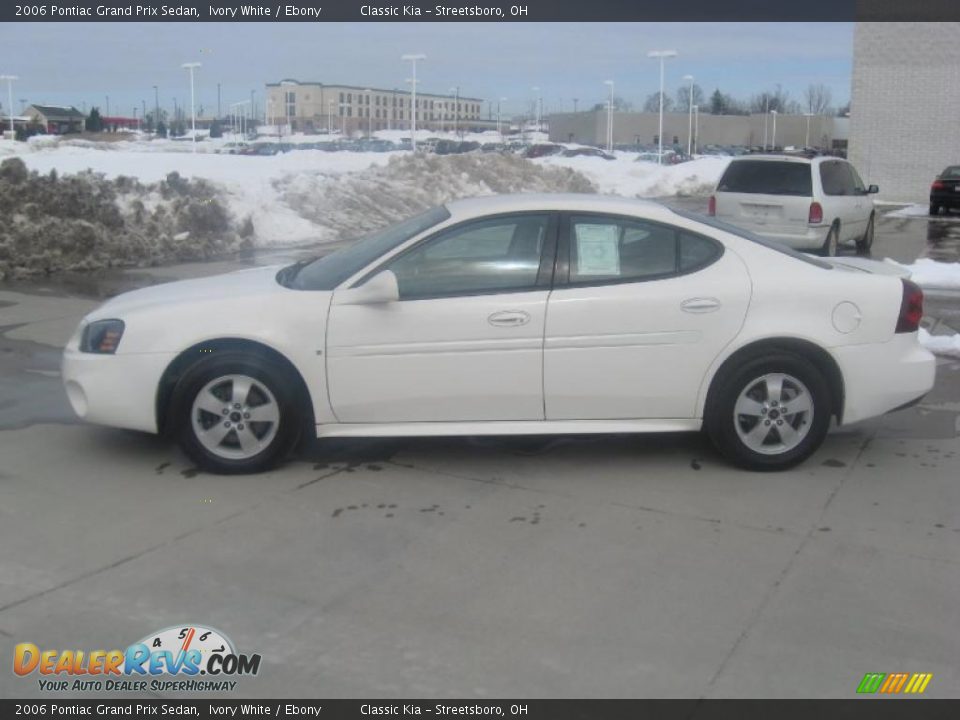 2006 Pontiac Grand Prix Sedan Ivory White / Ebony Photo #6