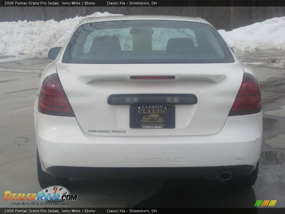 2006 Pontiac Grand Prix Sedan Ivory White / Ebony Photo #7