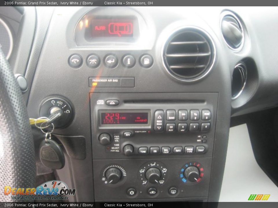 2006 Pontiac Grand Prix Sedan Ivory White / Ebony Photo #14