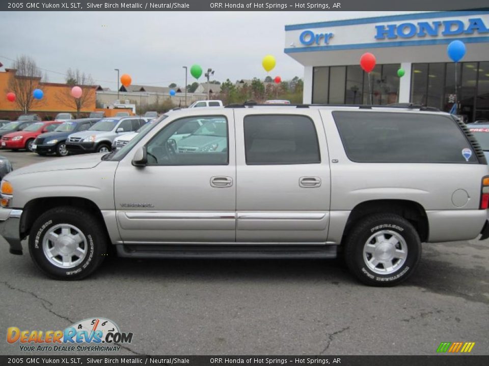 2005 GMC Yukon XL SLT Silver Birch Metallic / Neutral/Shale Photo #2