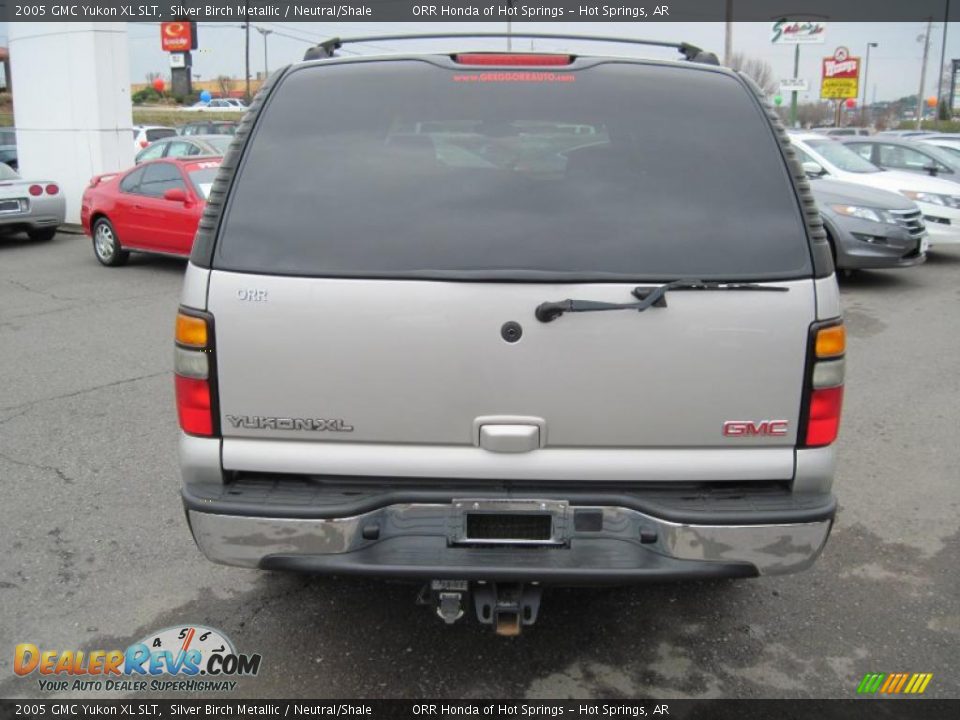 2005 GMC Yukon XL SLT Silver Birch Metallic / Neutral/Shale Photo #4